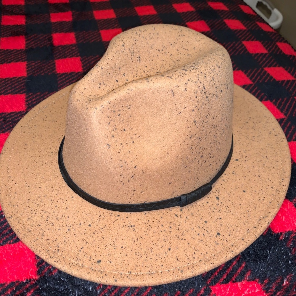 Speckled fedora